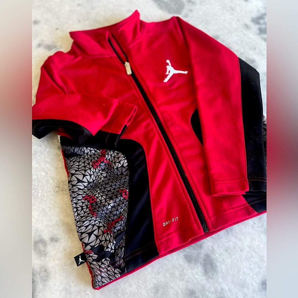 Nike Air Jordan  Boys Sporty DRI-FIT Training 
Zip Up Jacket Sz S